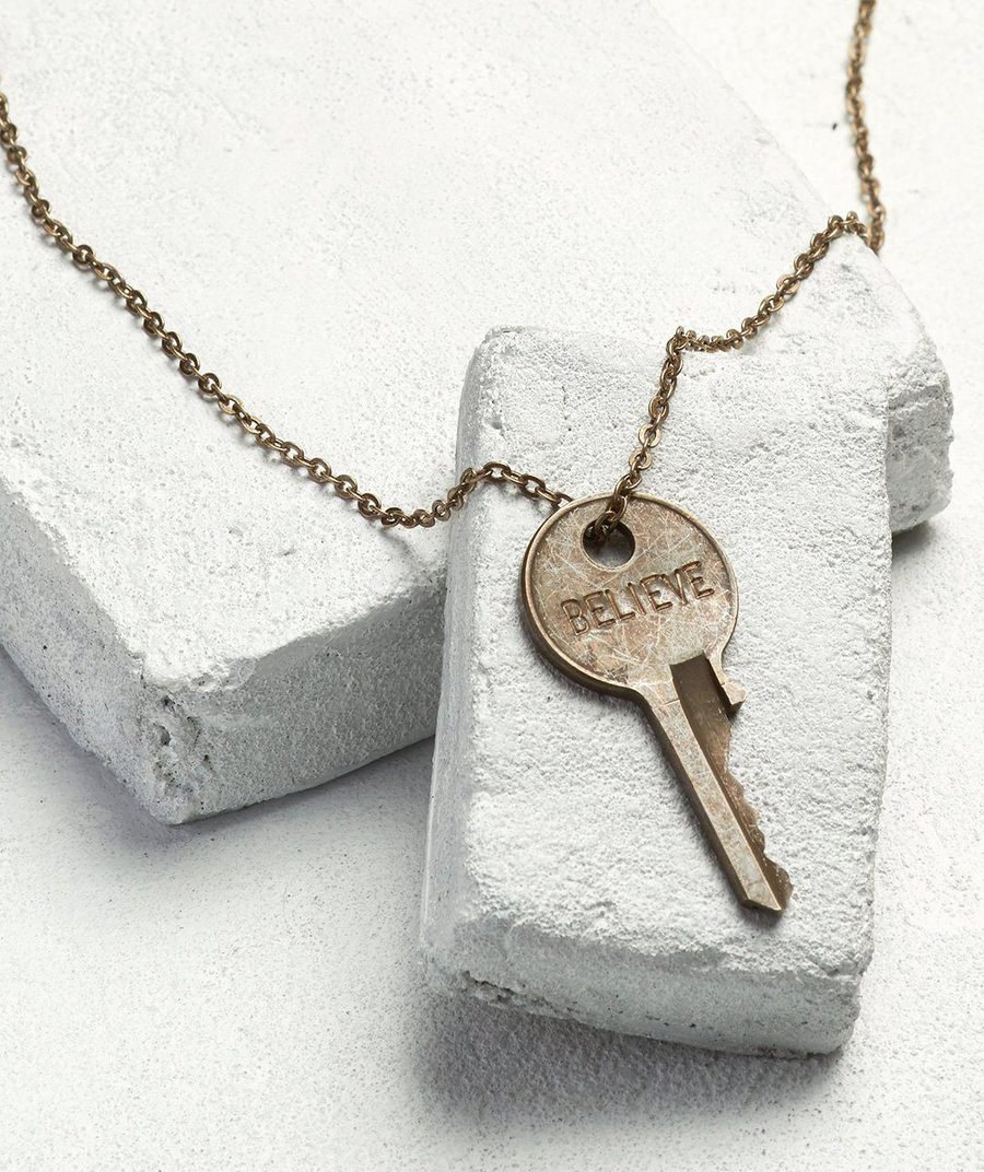 Giving Keys Necklace: Classic Gold (Believe)