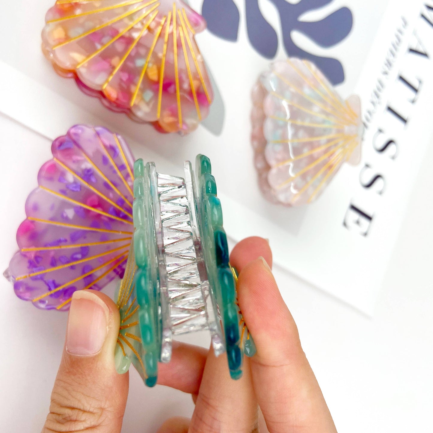 mildstyles: Scallop hair claw clip