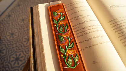 Denik: Molina Vine Embroidered Elastic Bookmark