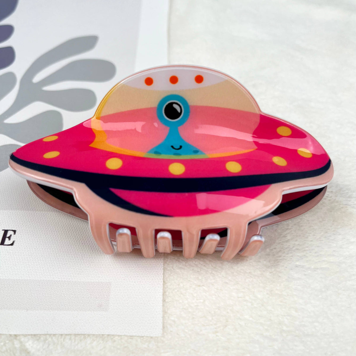 mildstyles: UFO Cartoon anime alien spaceship hair claw clip