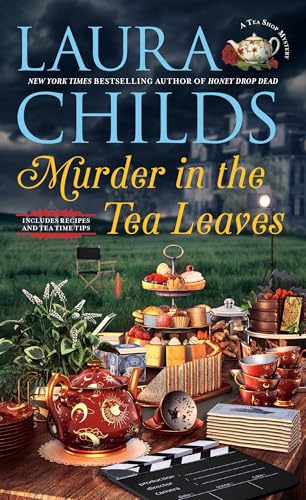Murder in the Tea Leaves (A Tea Shop Mystery)