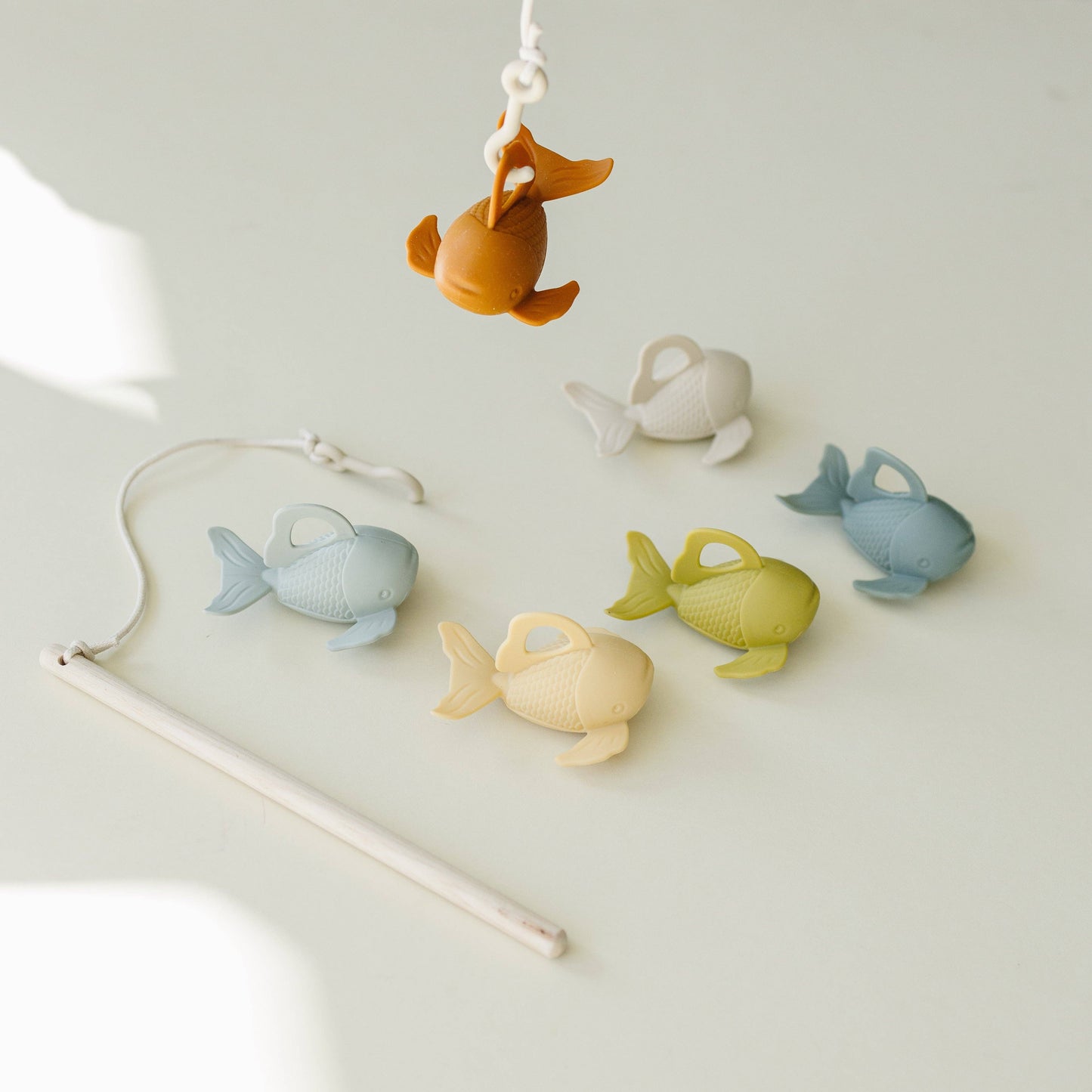 Marlowe & Co: Silicone and Wood Fishing Play Set