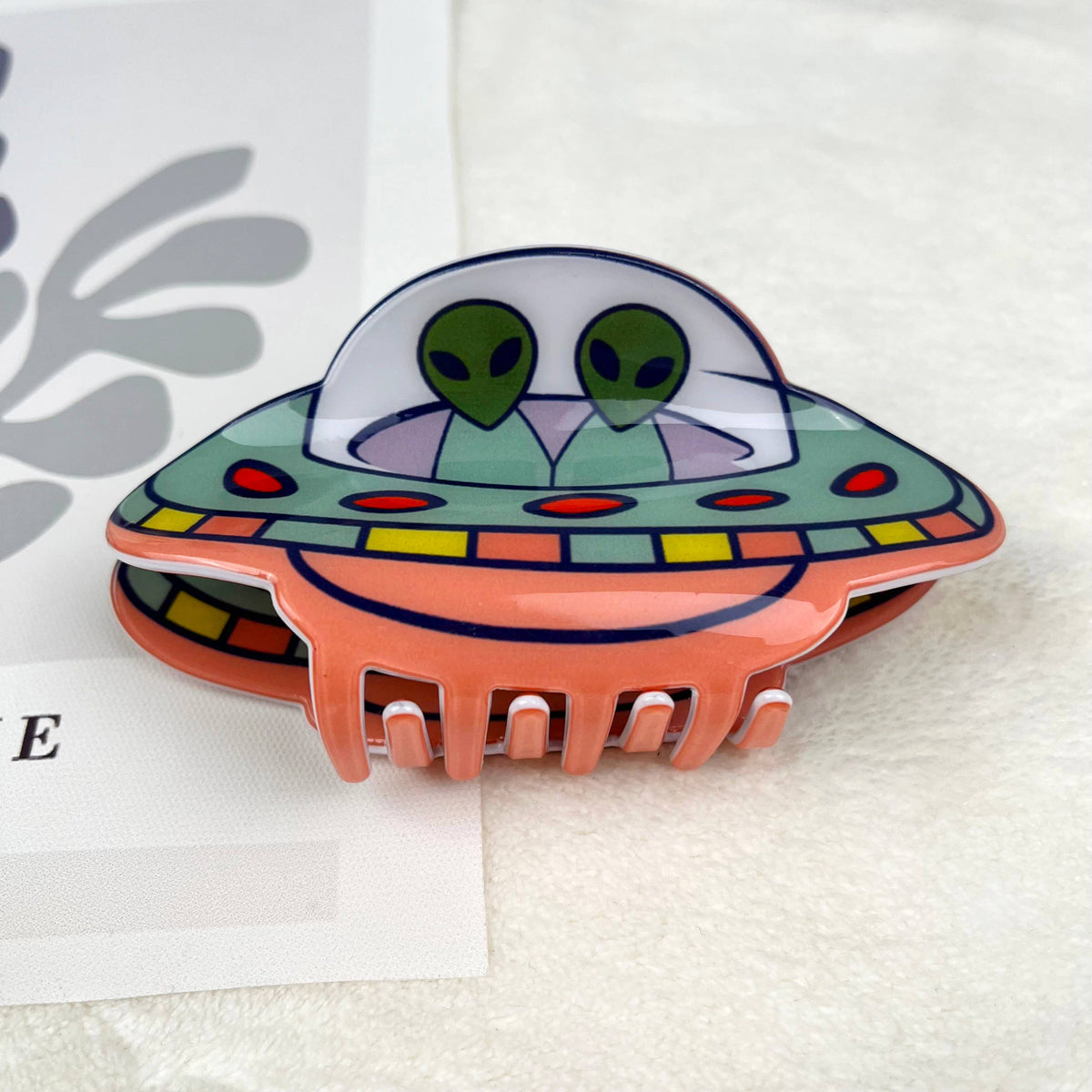 mildstyles: UFO Cartoon anime alien spaceship hair claw clip