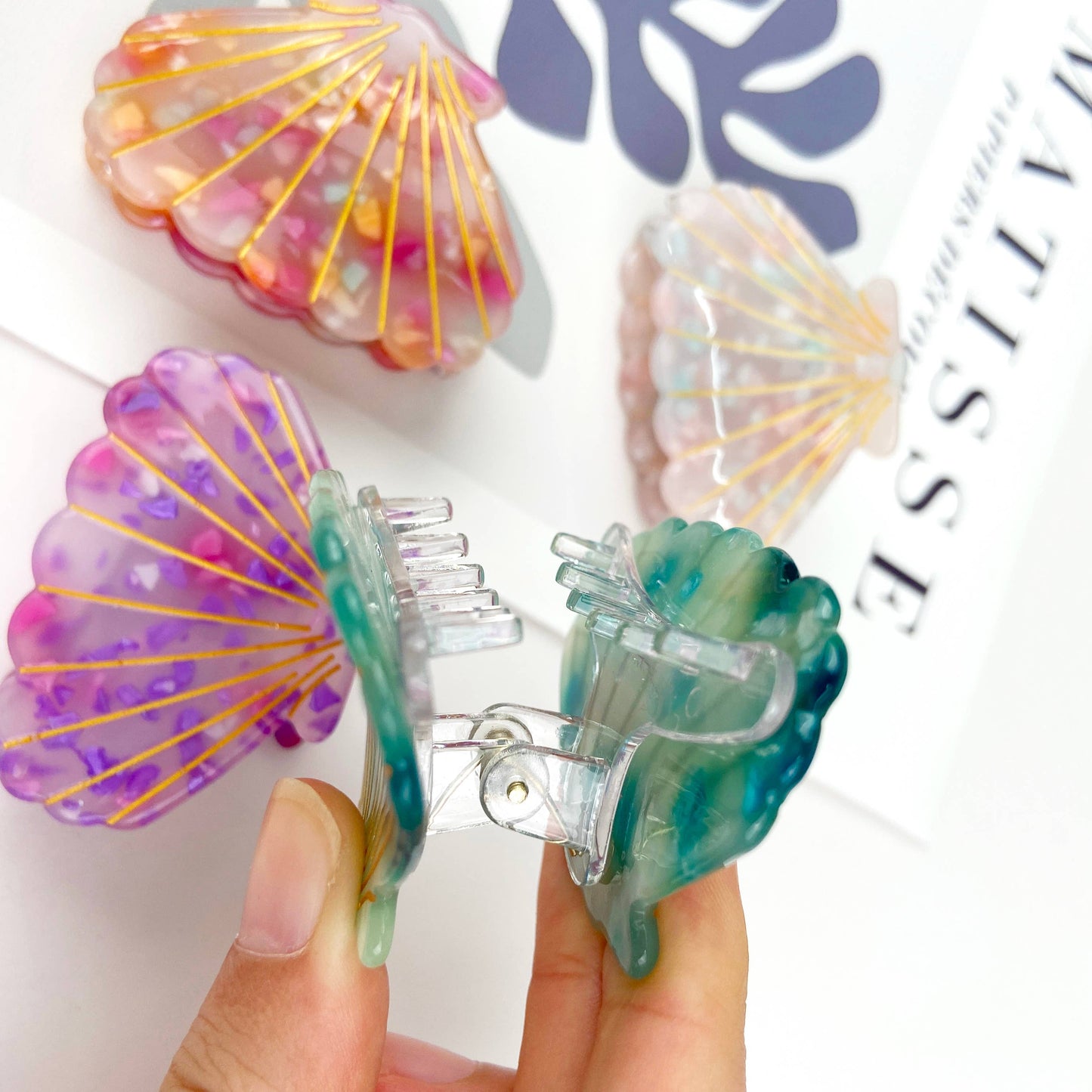 mildstyles: Scallop hair claw clip