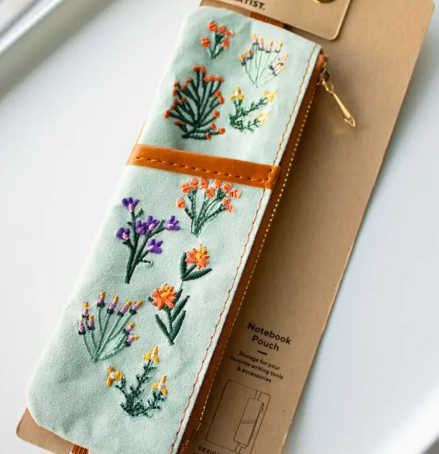 Denik: Petite Blooms Embroidered Notebook Pouch