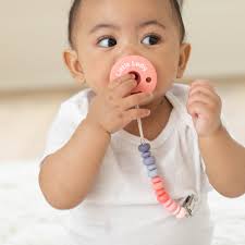 Bella Tunno: Pink Pacifier Clip