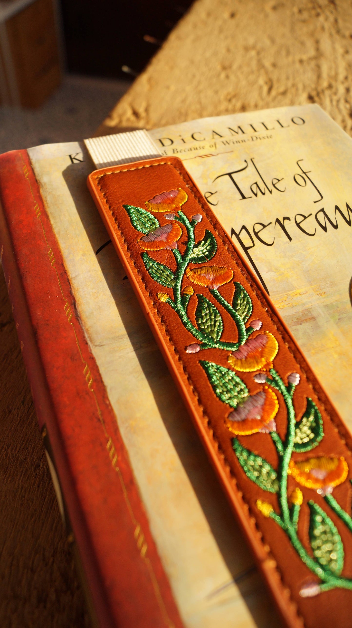 Denik: Molina Vine Embroidered Elastic Bookmark