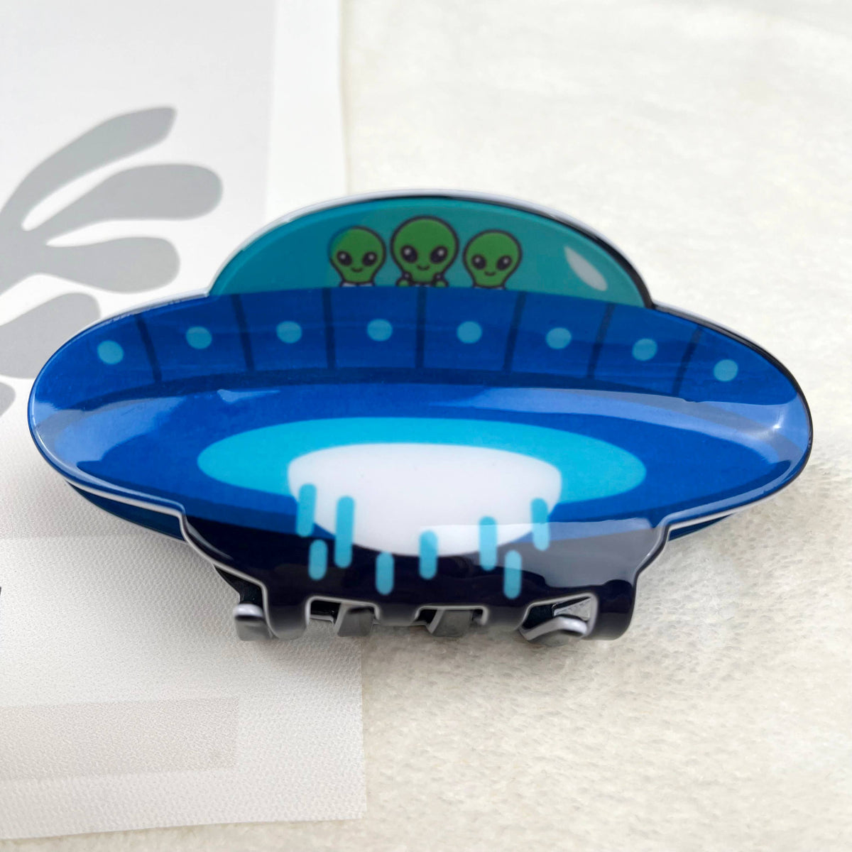 mildstyles: UFO Cartoon anime alien spaceship hair claw clip
