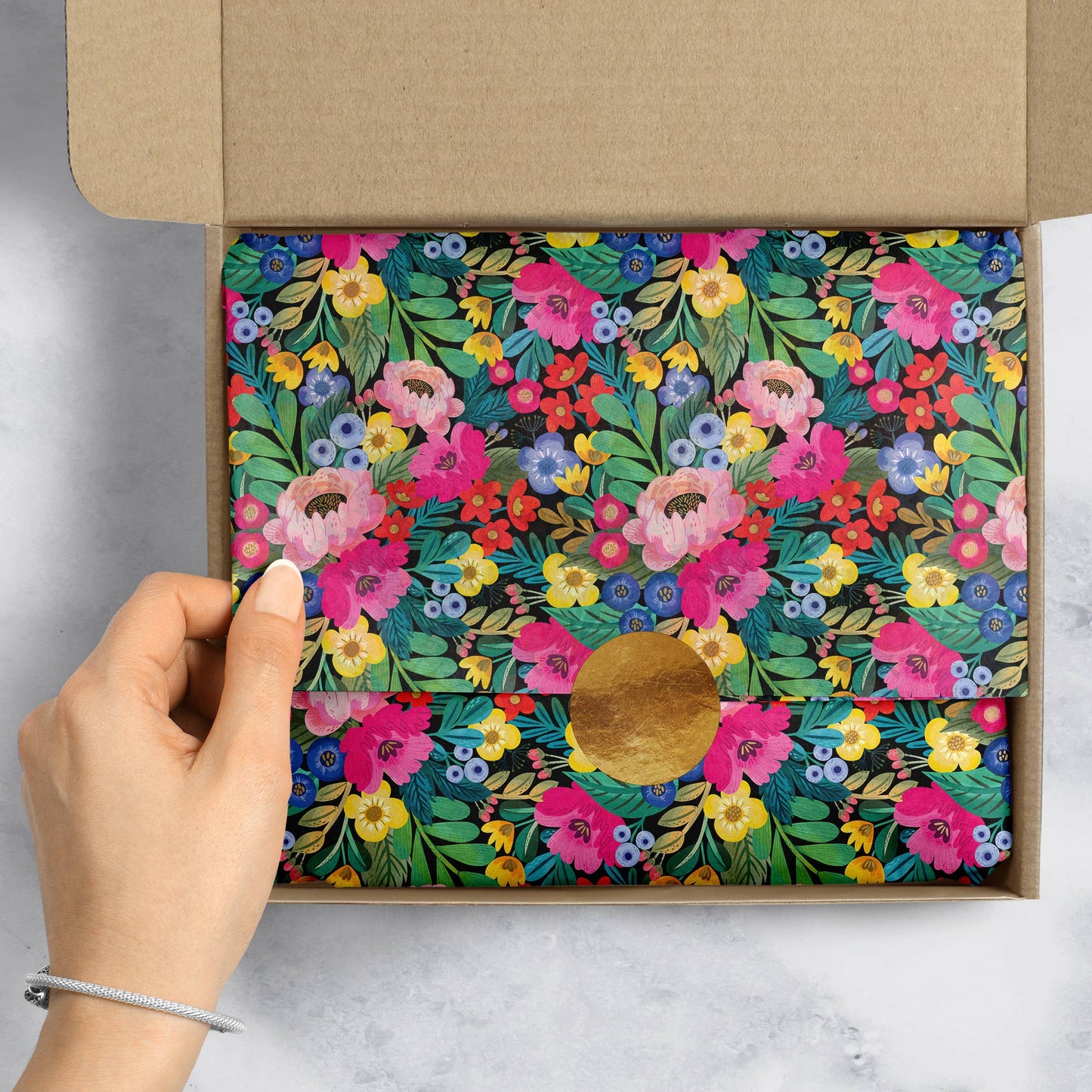 Jillson & Roberts: Floral Burst Tissue