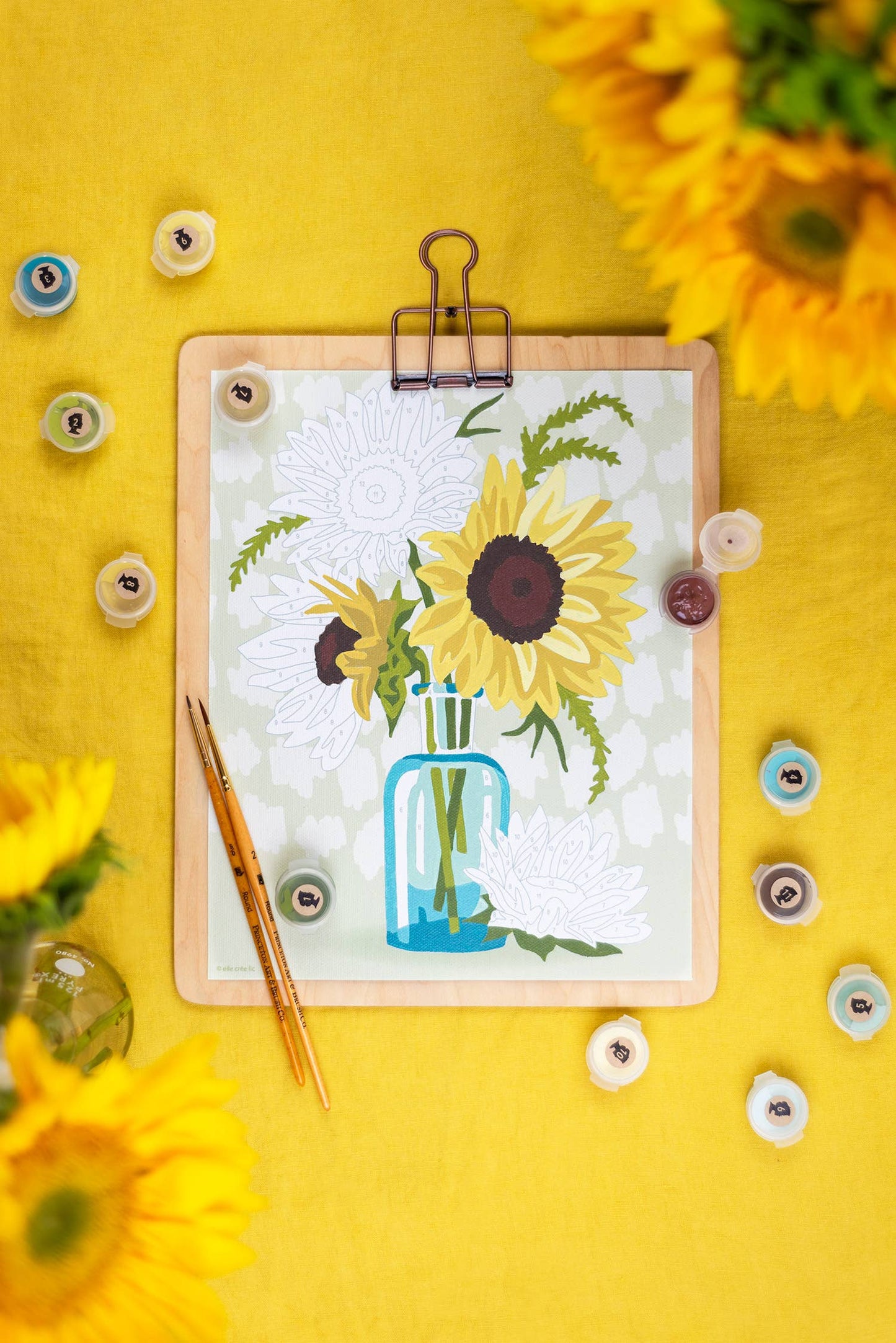 Elle Crée (She Creates): Sunflowers in Vase (Yellow) Paint-by-Number Kit