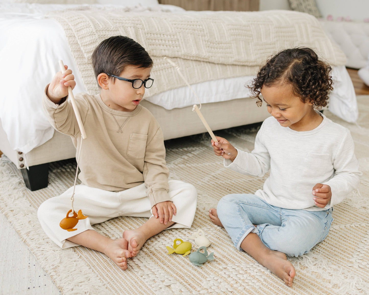 Marlowe & Co: Silicone and Wood Fishing Play Set