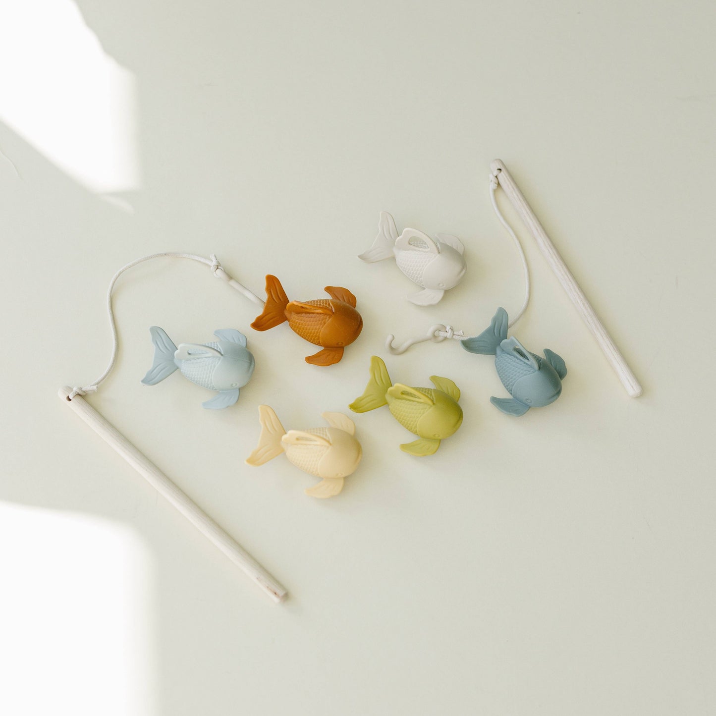 Marlowe & Co: Silicone and Wood Fishing Play Set