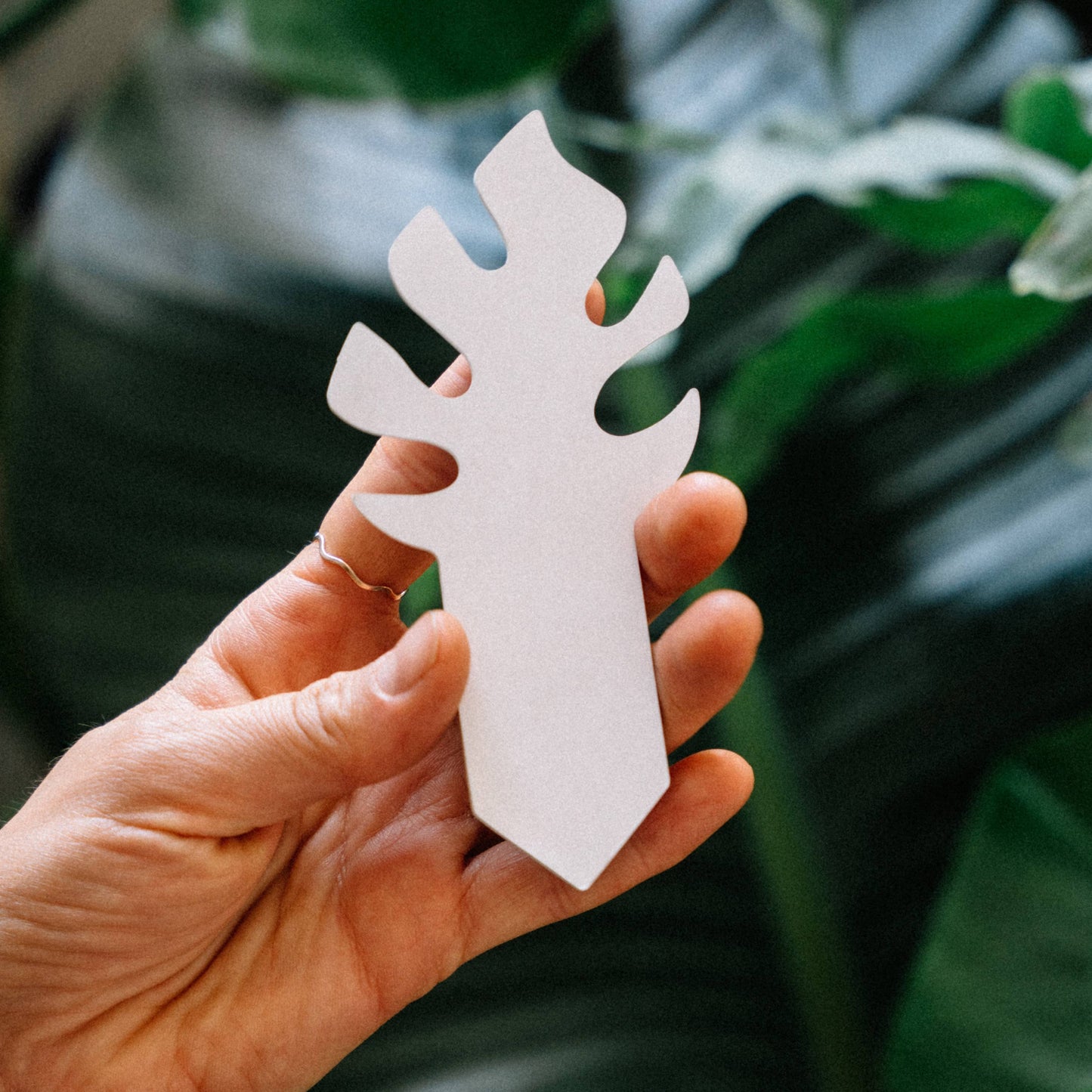 Daphne's Botanicals: Mini Monstera PlantDoc: Color-Change Plant Moisture Meter