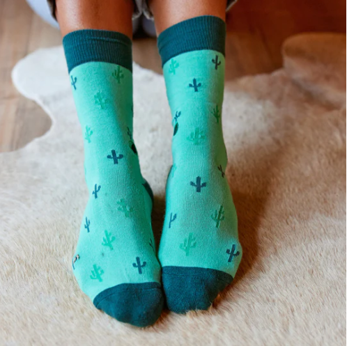 Conscious Step: Socks that Protect Tropical Rainforests (Cactus)
